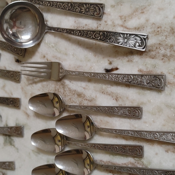 38 pc Japan Stainless Steal Supreme Cutlery Leaf Velvet Pattern - Picture 9 of 17